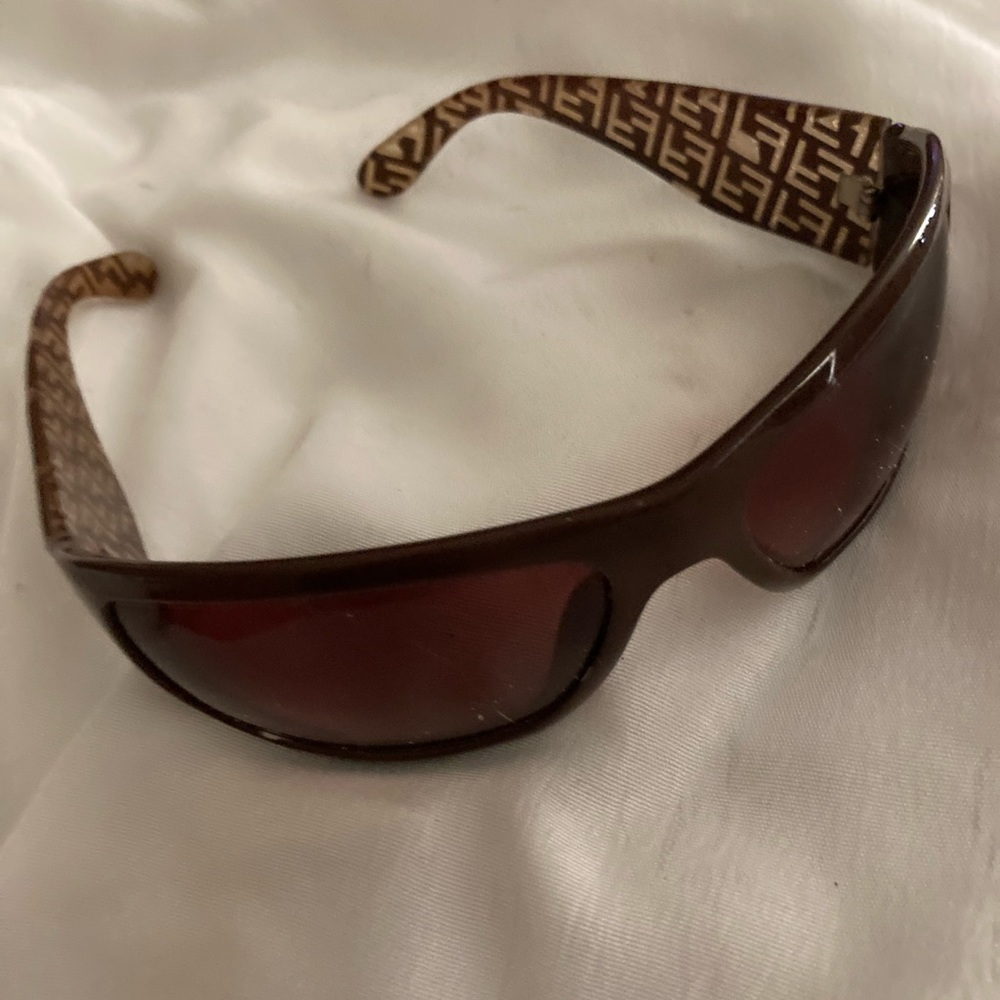 Auth vintage Fendi women’s sunglasses SXO702 - Picture 9 of 13
